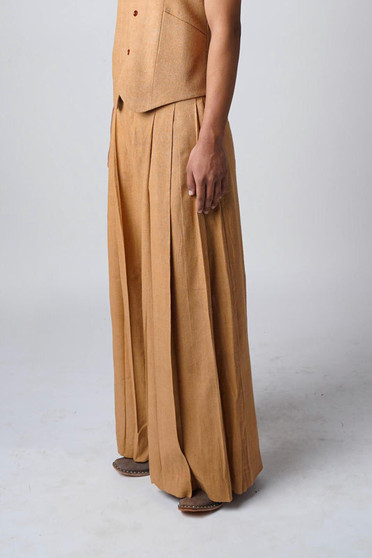 Finders keepers pleated pants.