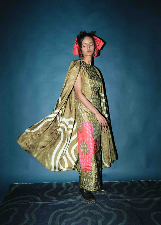 Silk Straight sleeveless dress with detachable cape