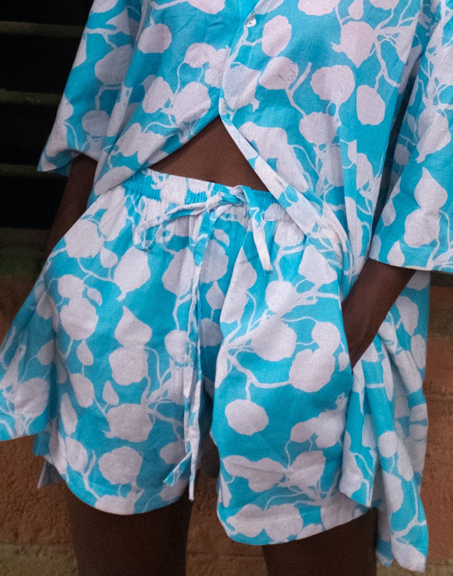 ARCTIC BLUE FLORAL SHORTS