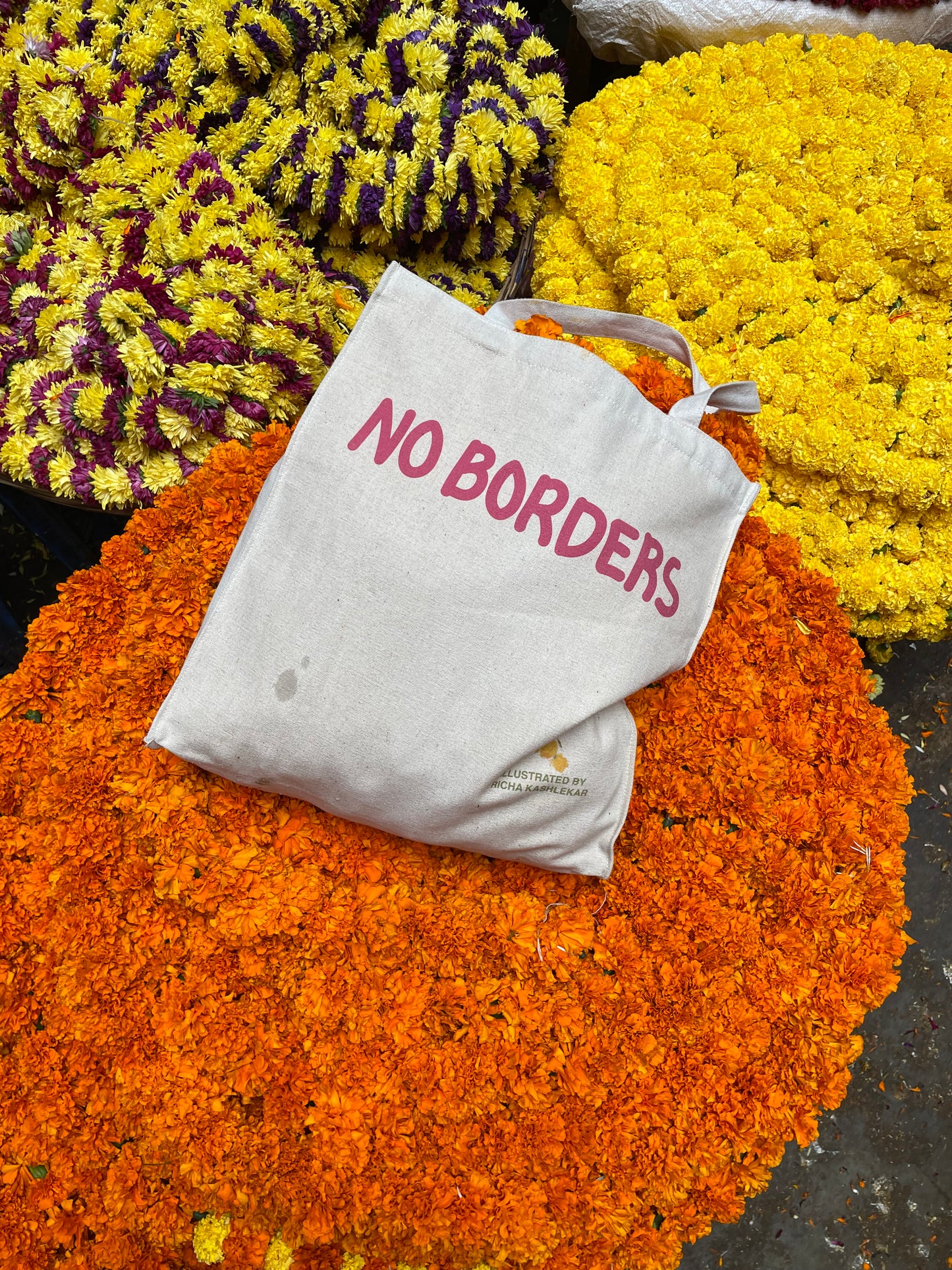 NO BORDERS X RICHA KASHELKAR TOTE BAG
