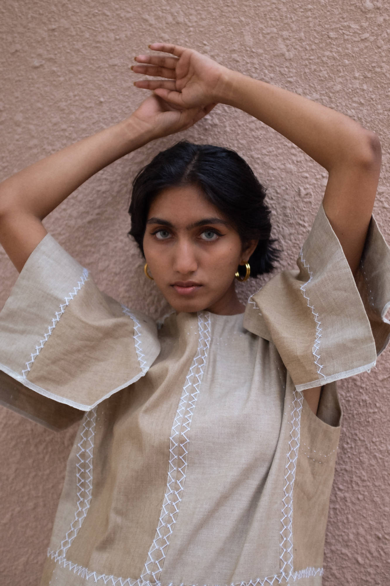 SHELL WOVEN TOP