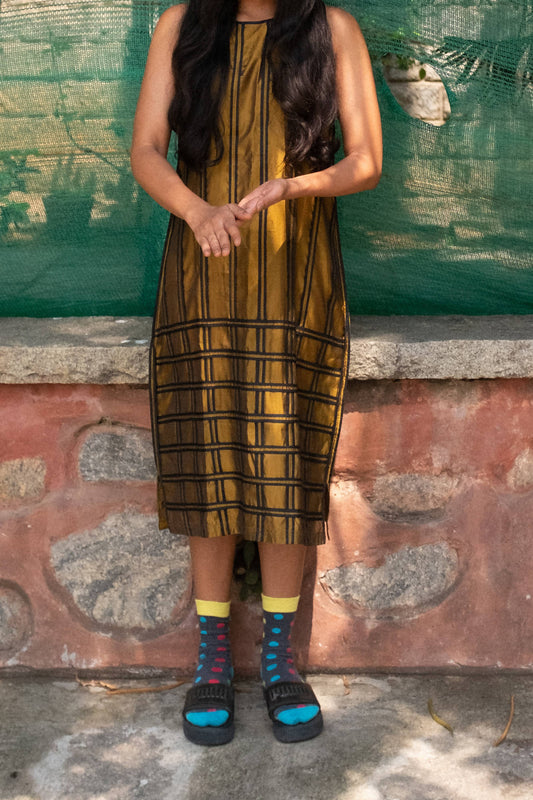 CRISS CROSS SLEEVELESS DRESS