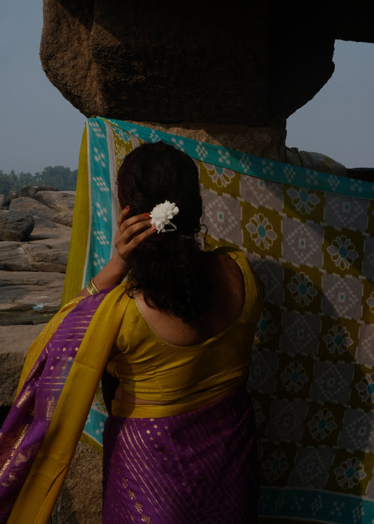 Women in Fashion, Hampi