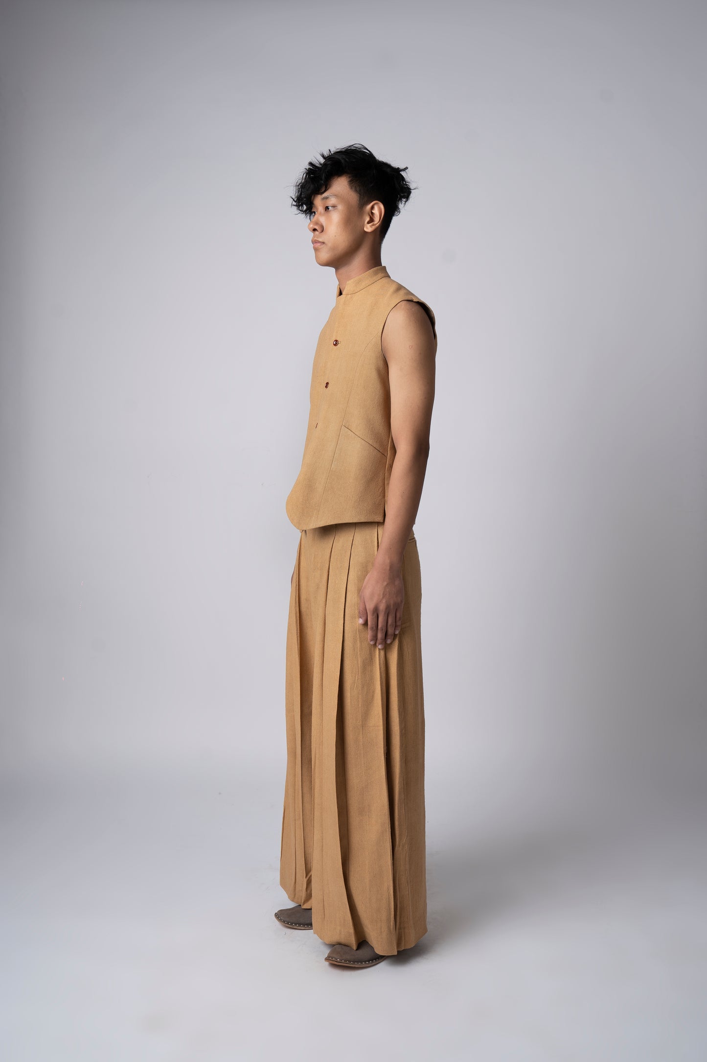 Finders keepers pleated pants.