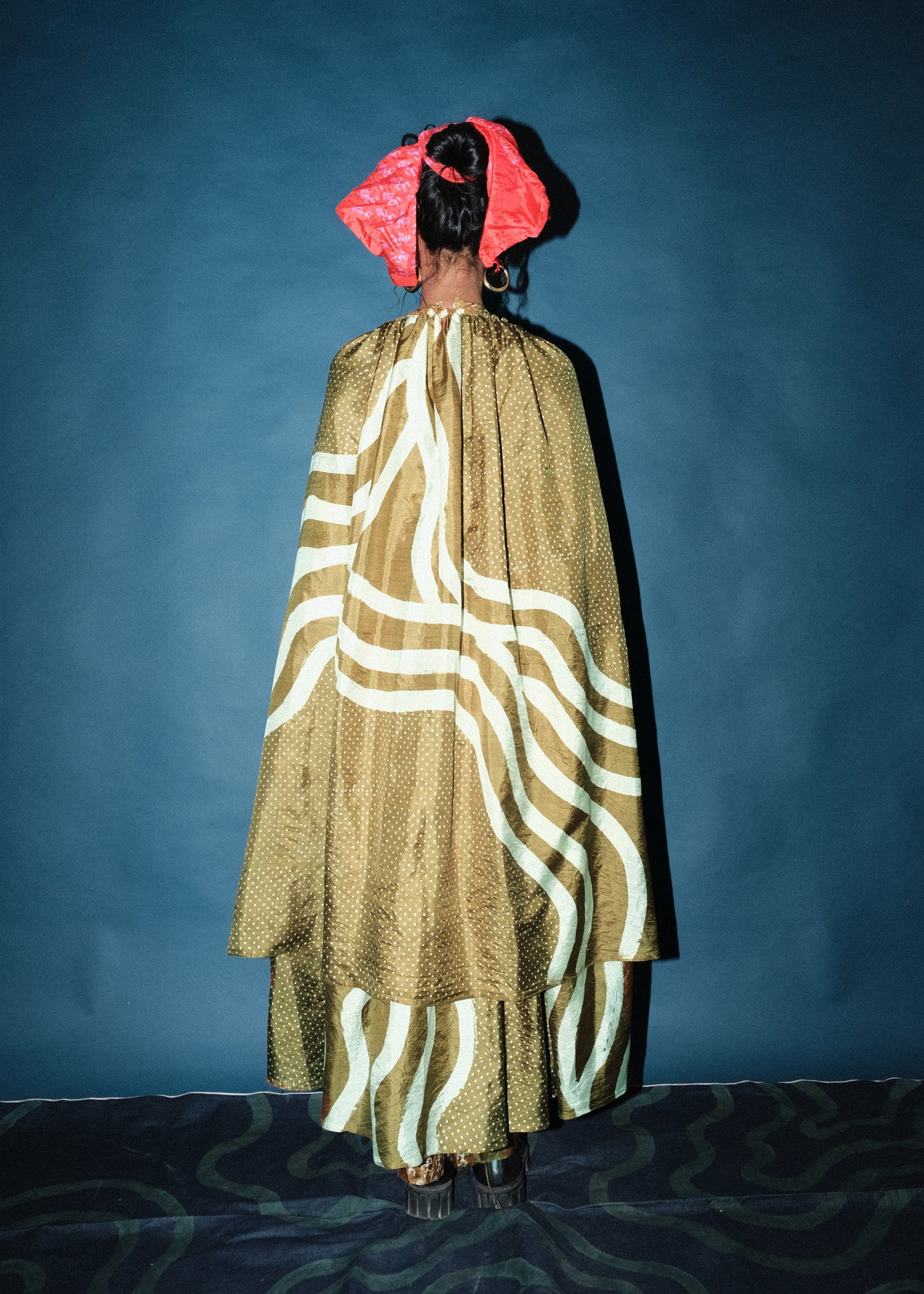 Silk Straight sleeveless dress with detachable cape