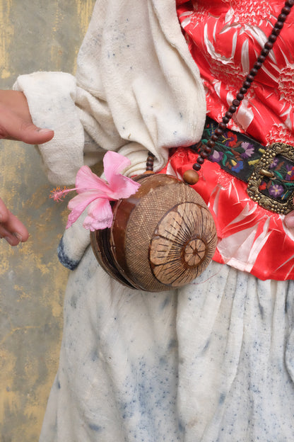 Flower Carved Coconut Mini