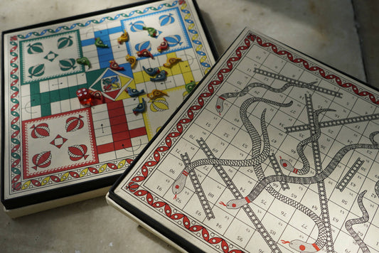 SNAKES & LADDERS GAME SET