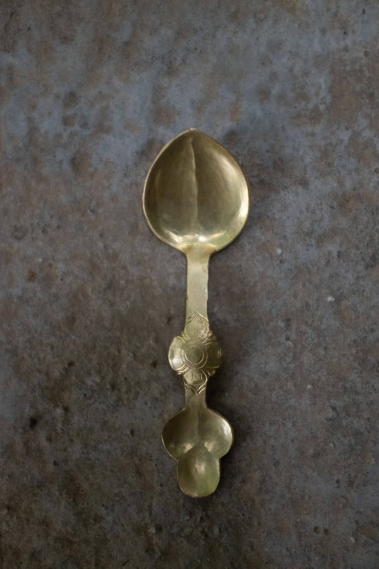 SUGAR SPOON WITH TRADITIONAL DESIGN